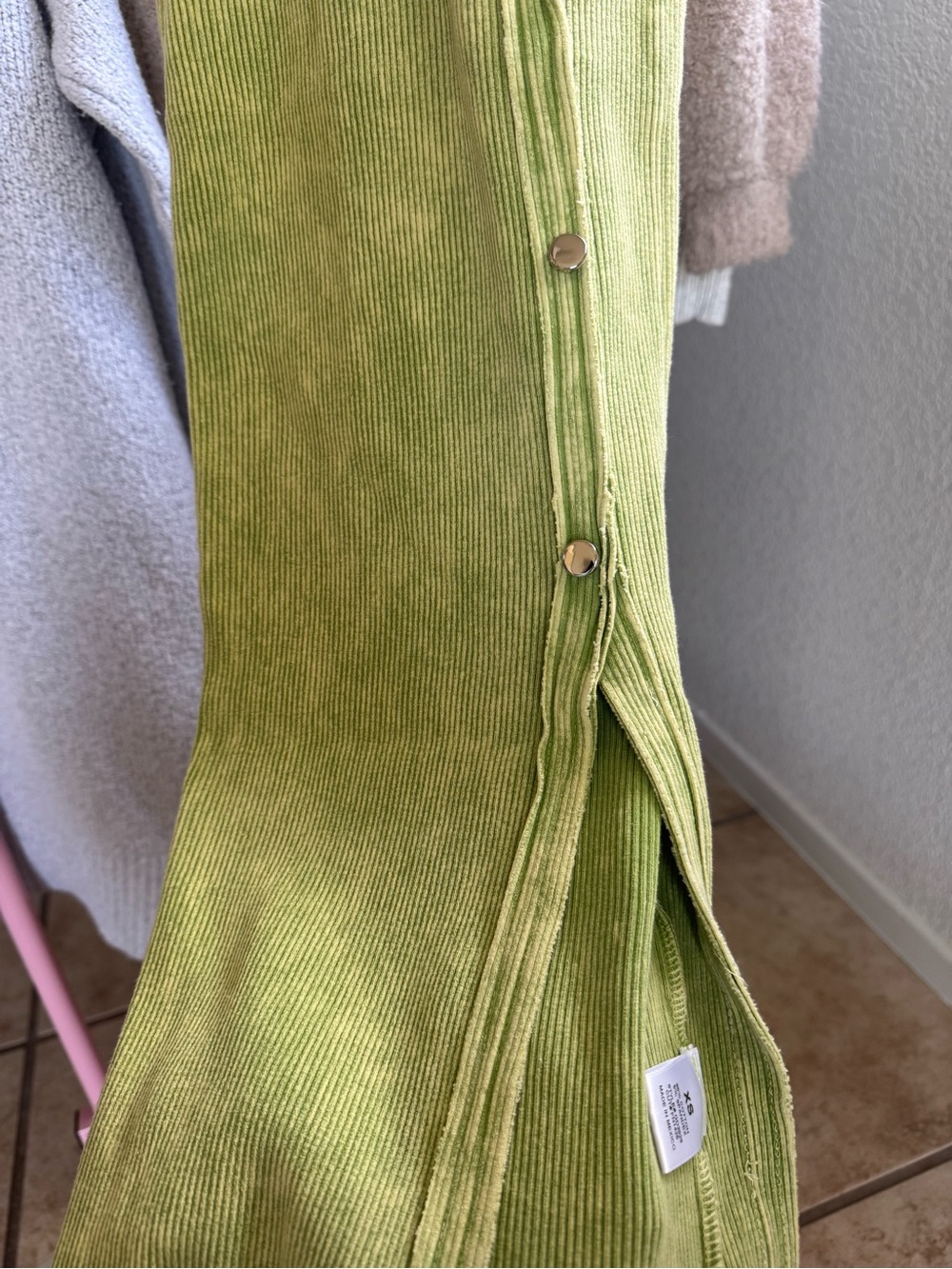 Ribbed V Neck Green Collared Midi Dress - Picture 3 of 8